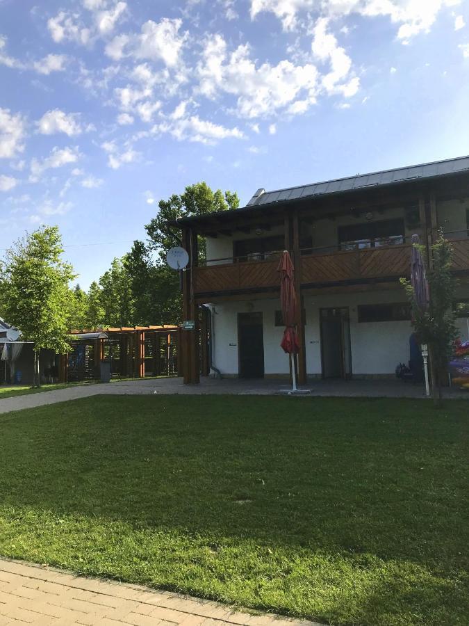 Foeveny Apartmanok Balatonfuzfo Exterior photo